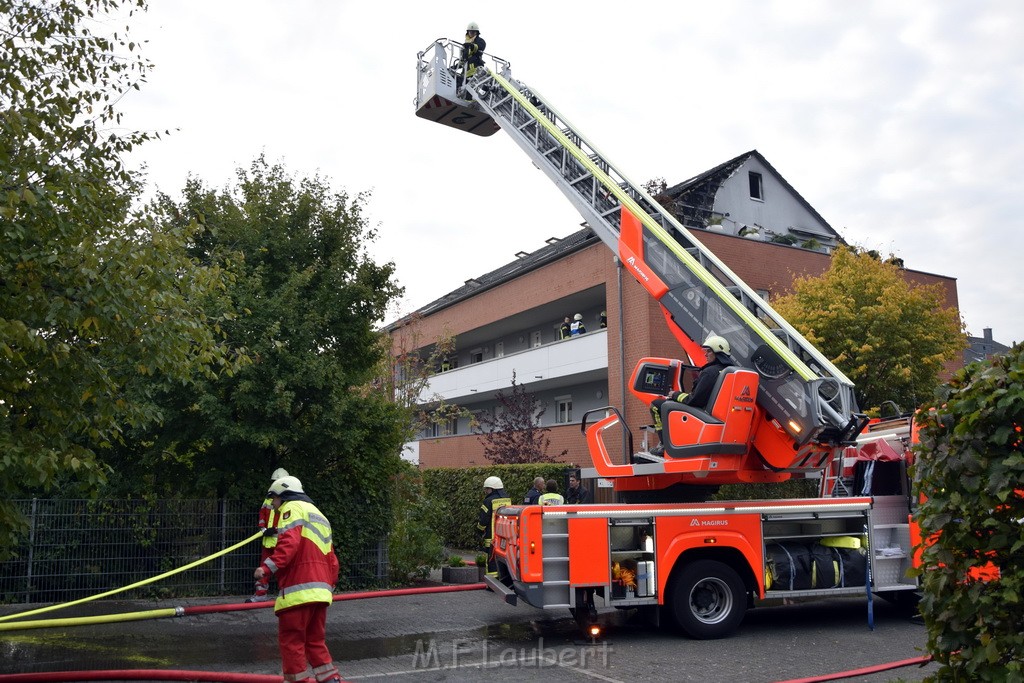 Feuer 2 Y Koeln Suerth Elisabeth Selbertstr P194.JPG - Miklos Laubert